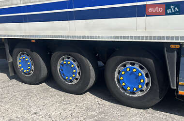 Рефрижератор напівпричіп Schmitz Cargobull SKO 24 2004 в 