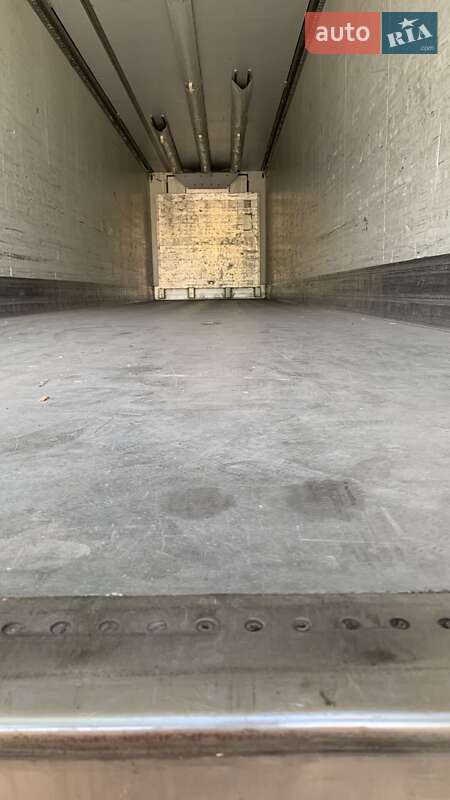 Рефрижератор полуприцеп Schmitz Cargobull SKO 24 2007 в Нежине