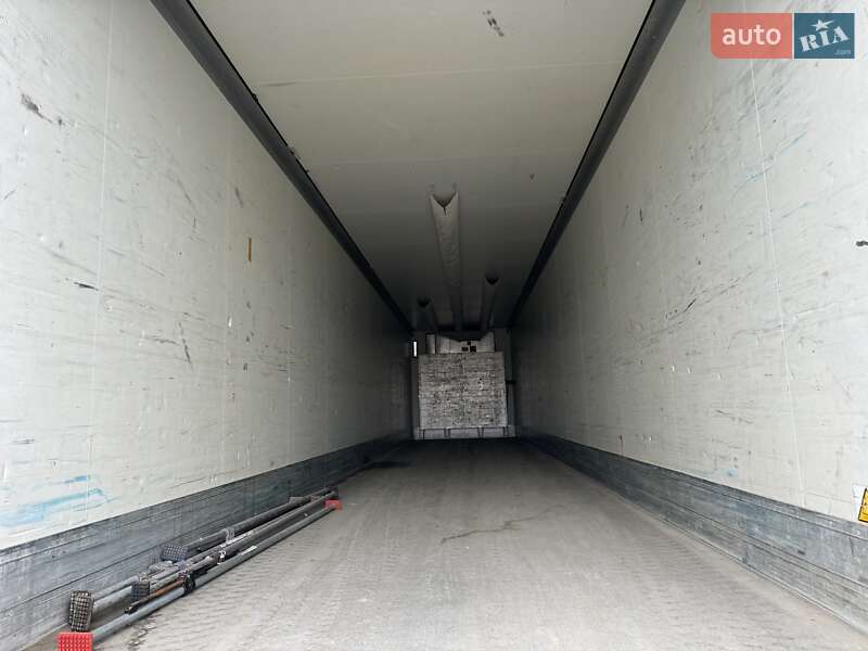 Рефрижератор полуприцеп Schmitz Cargobull SKO 24 2010 в Черновцах