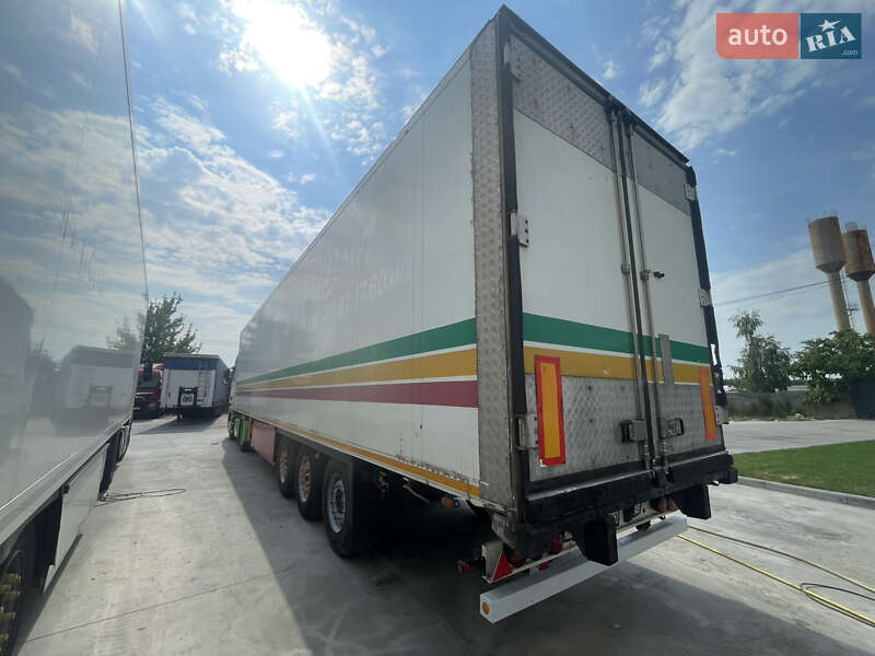 Рефрижератор напівпричіп Schmitz Cargobull SKO 24 2012 в Києві