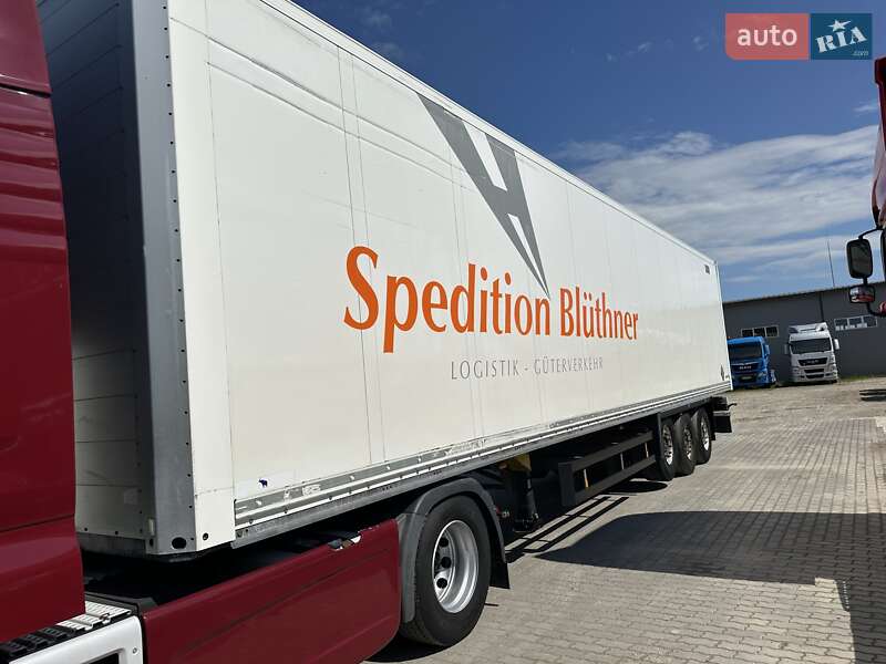 Изотермическая будка Schmitz Cargobull SKO 24 2013 в Калуше