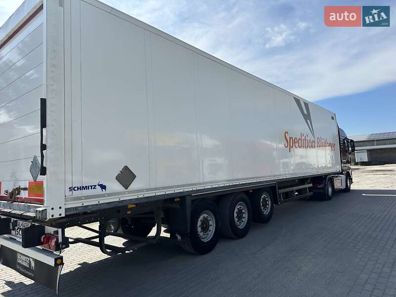 Изотермическая будка Schmitz Cargobull SKO 24 2013 в Калуше