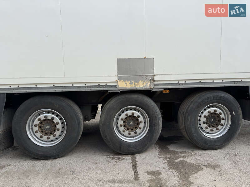Фургон полуприцеп Schmitz Cargobull SKO 24 2008 в Одессе