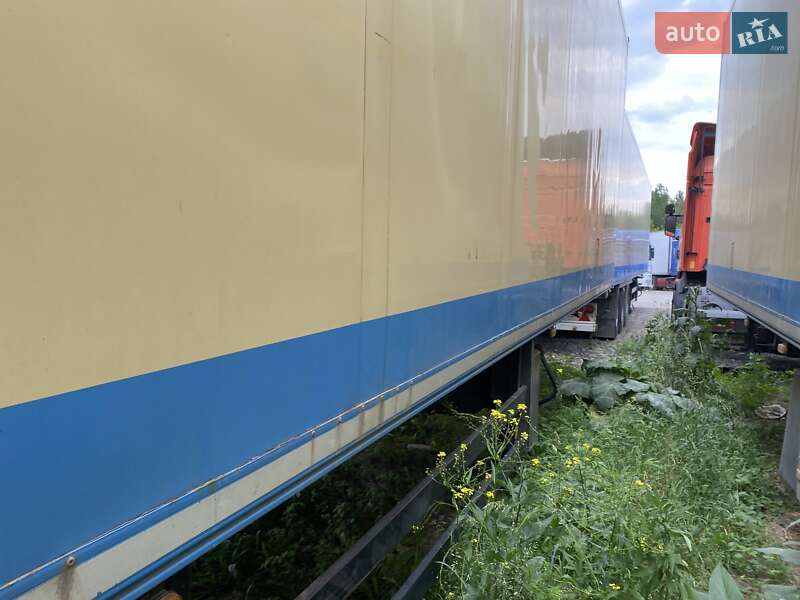 Рефрижератор полуприцеп Schmitz Cargobull SKO 24 2011 в Черновцах