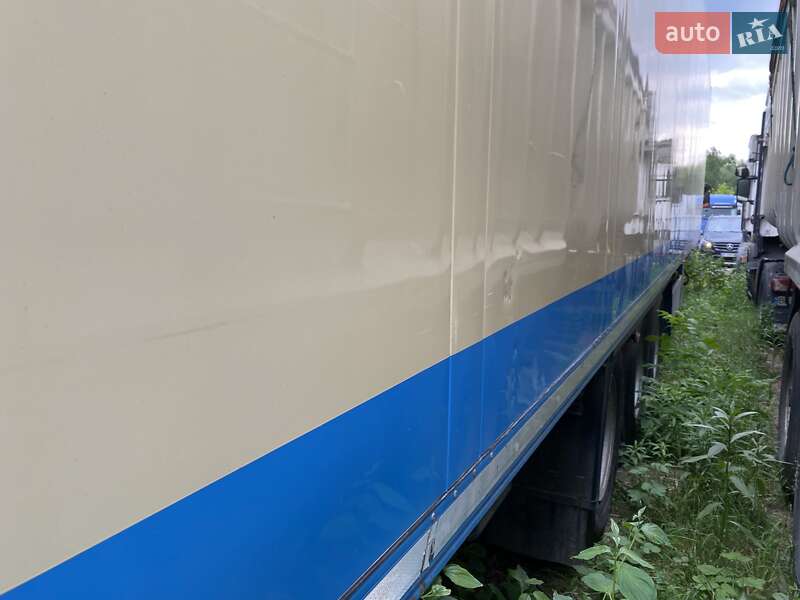 Рефрижератор полуприцеп Schmitz Cargobull SKO 24 2011 в Черновцах