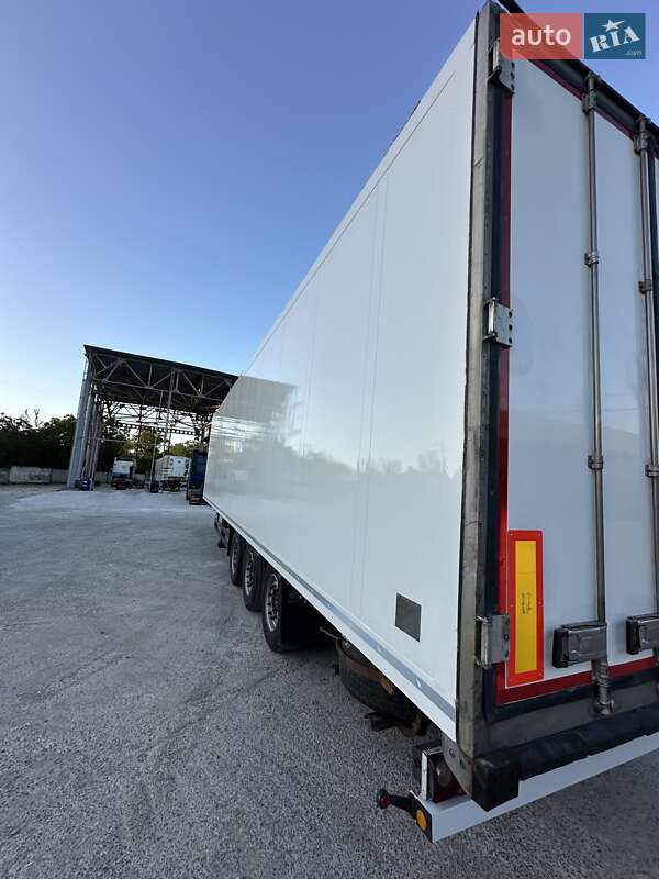 Рефрижератор напівпричіп Schmitz Cargobull SKO 24 2006 в Дніпрі
