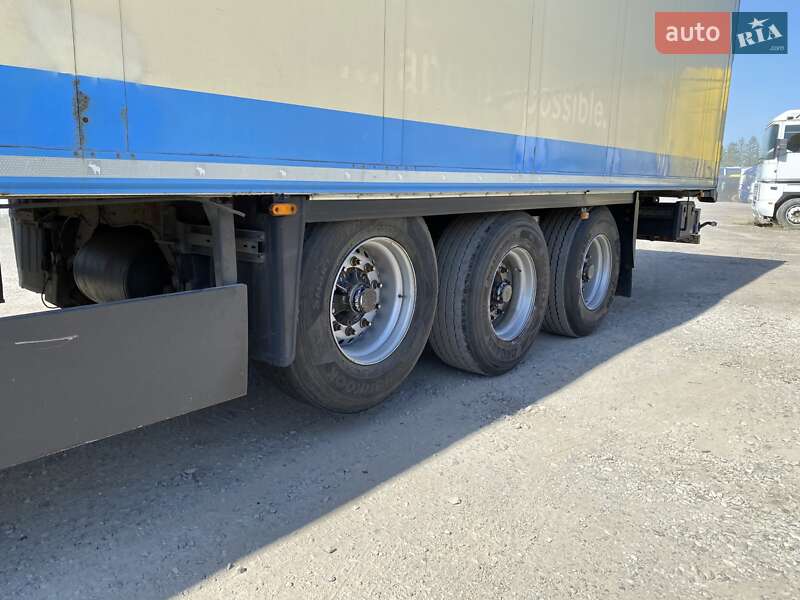 Рефрижератор полуприцеп Schmitz Cargobull SKO 24 2011 в Черновцах