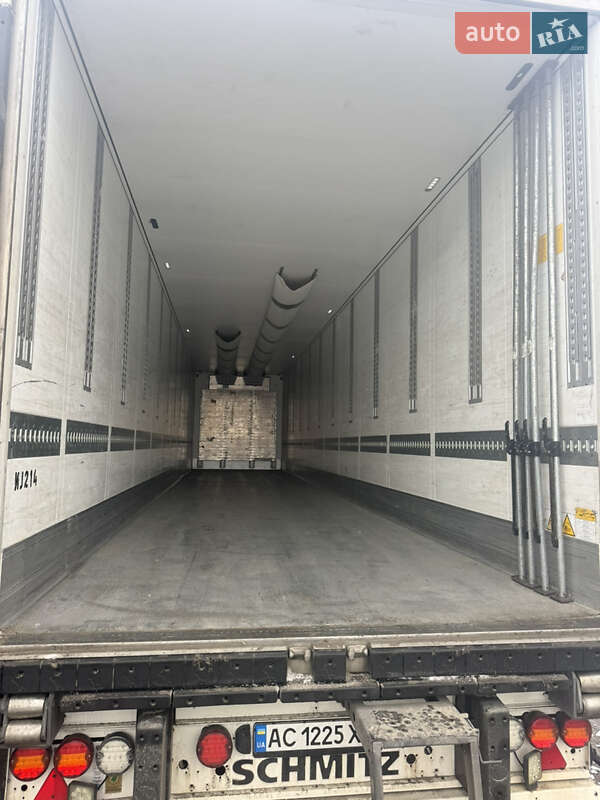 Рефрижератор полуприцеп Schmitz Cargobull SKO 24 2012 в Луцке