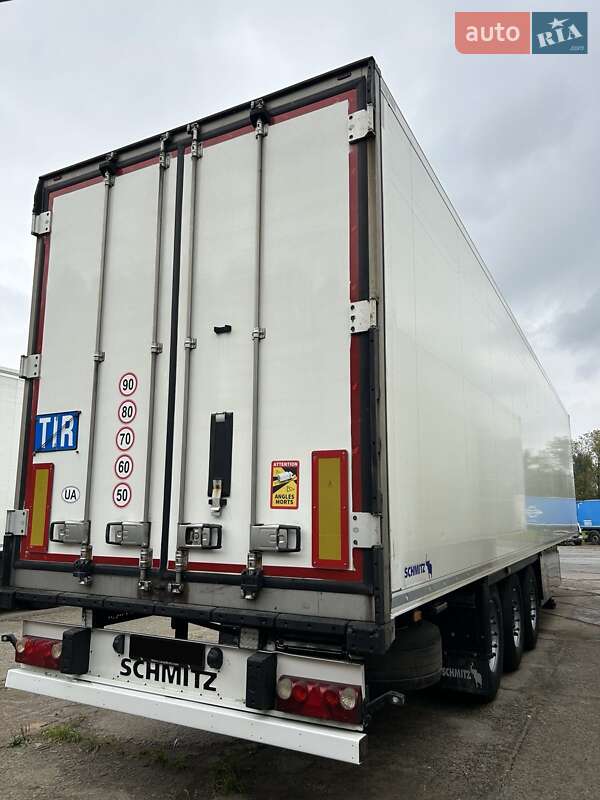 Рефрижератор напівпричіп Schmitz Cargobull SKO 24 2015 в Києві