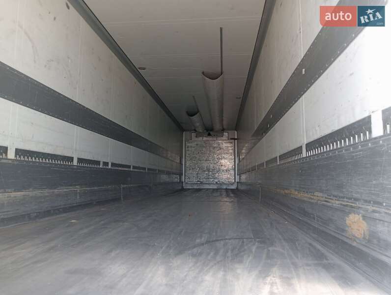 Рефрижератор напівпричіп Schmitz Cargobull SKO 24 2001 в Одесі