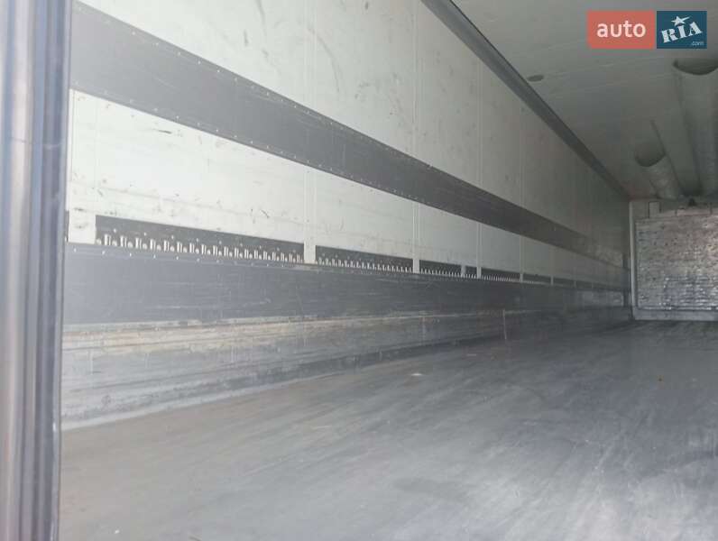 Рефрижератор напівпричіп Schmitz Cargobull SKO 24 2001 в Одесі