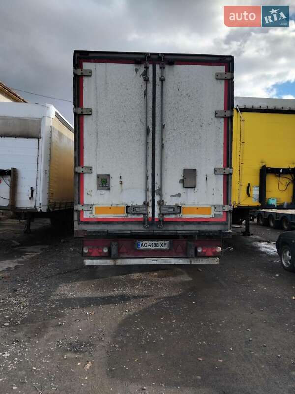 Рефрижератор полуприцеп Schmitz Cargobull SKO 24 2000 в Мукачево