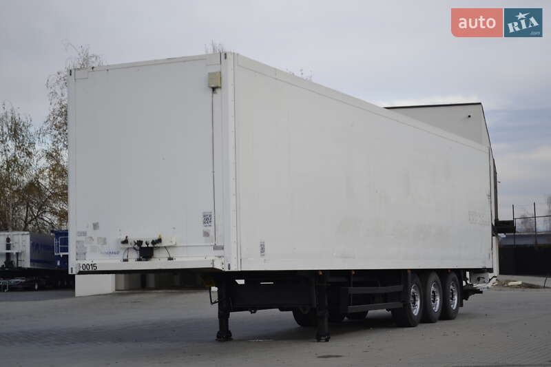 Ізотермічна будка Schmitz Cargobull SKO 24 2003 в Хусті