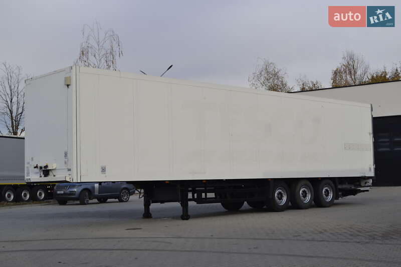 Ізотермічна будка Schmitz Cargobull SKO 24 2003 в Хусті