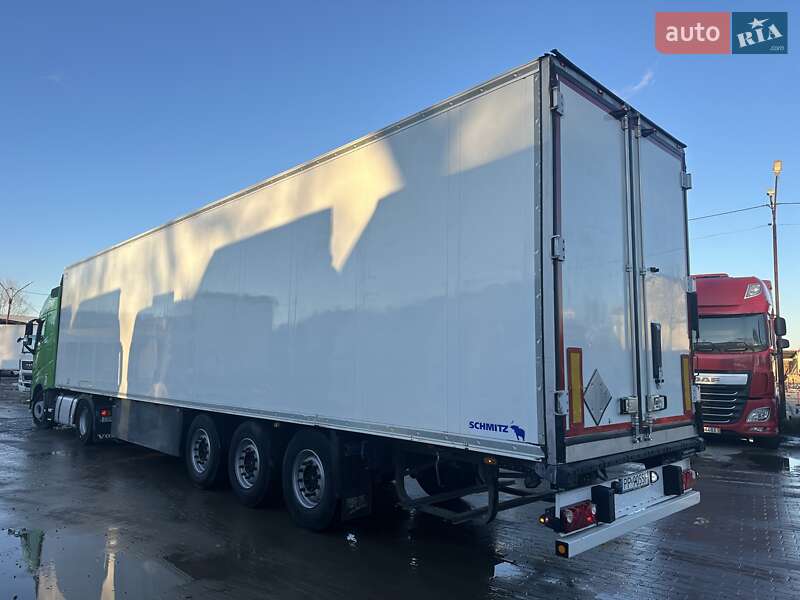 Рефрижератор напівпричіп Schmitz Cargobull SKO 24 2011 в Калуші