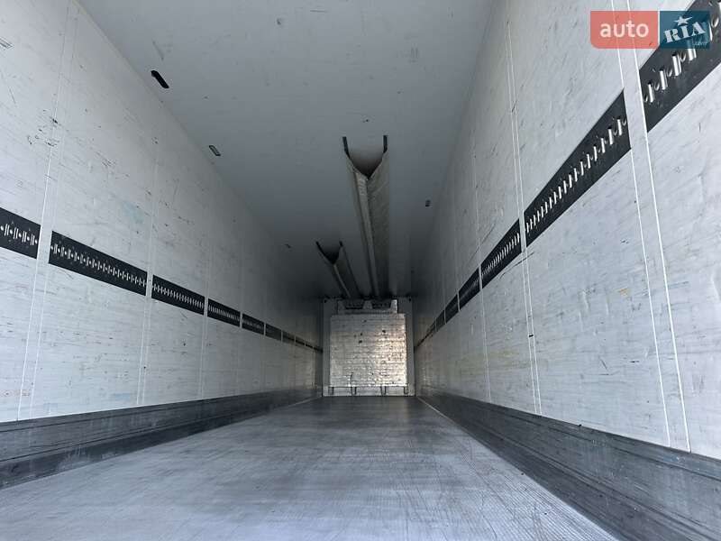 Рефрижератор напівпричіп Schmitz Cargobull SKO 24 2011 в Калуші