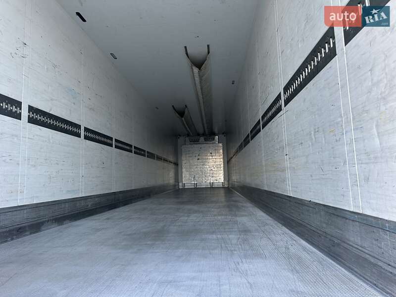 Рефрижератор напівпричіп Schmitz Cargobull SKO 24 2011 в Калуші