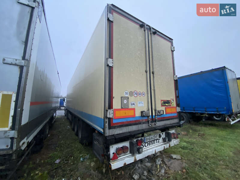 Рефрижератор полуприцеп Schmitz Cargobull SKO 24 2011 в Черновцах