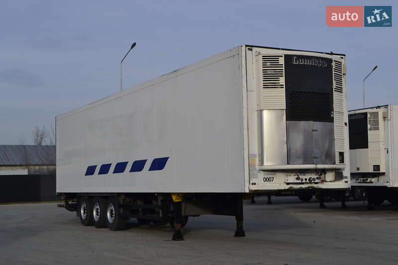 Изотермическая будка Schmitz Cargobull SKO 24 2006 в Хусте
