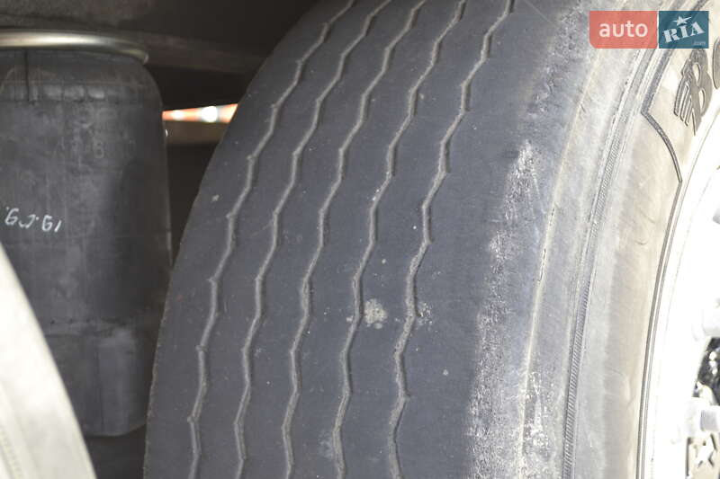 Изотермическая будка Schmitz Cargobull SKO 24 2006 в Хусте