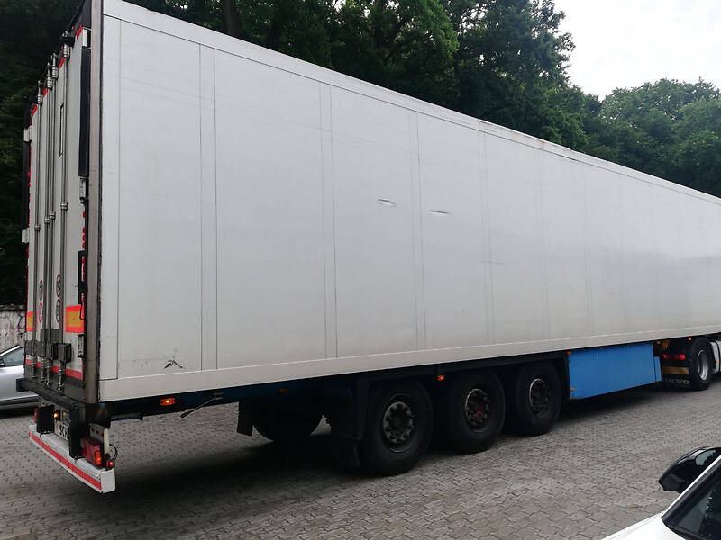 Рефрижератор напівпричіп Schmitz Cargobull SKO 2004 в Львові