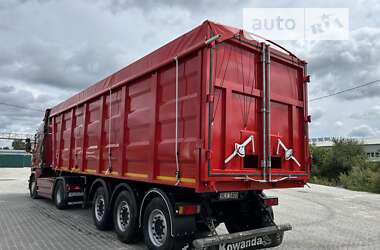 Самоскид напівпричіп Schmitz Cargobull SKO 2016 в Тернополі
