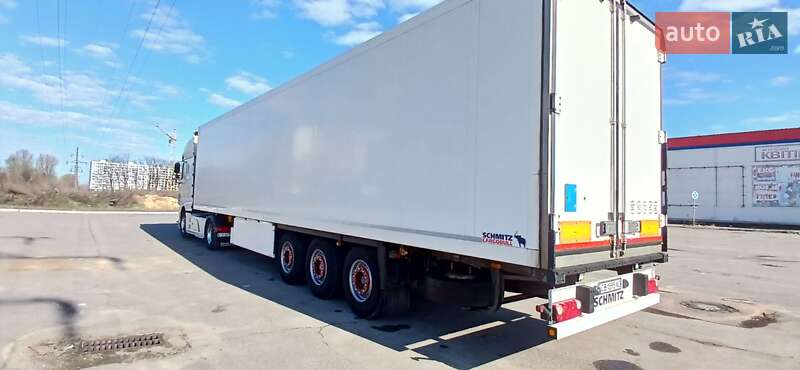 Рефрижератор полуприцеп Schmitz Cargobull SKO 2007 в Чернигове