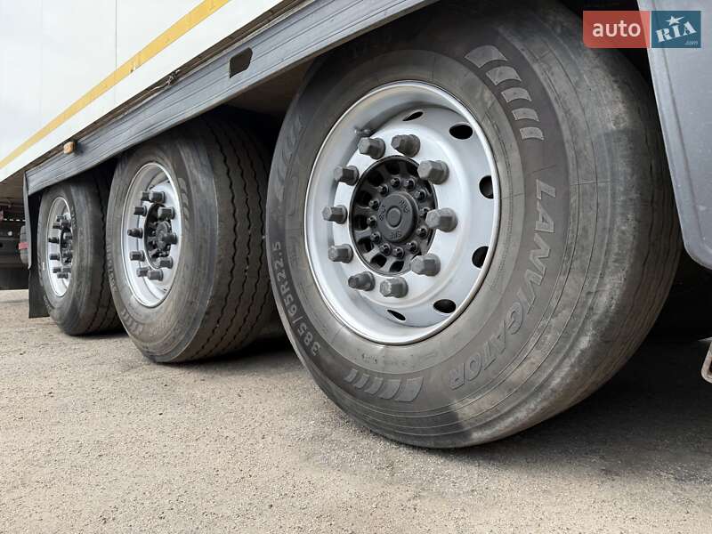 Рефрижератор полуприцеп Schmitz Cargobull SKO 2005 в Никополе