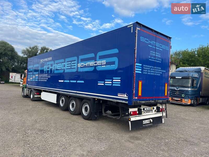 Изотермическая будка Schmitz Cargobull SKO 2015 в Черновцах