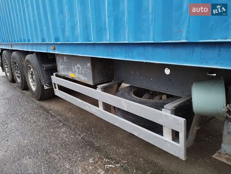 Контейнеровоз полуприцеп Schmitz Cargobull SPR 2004 в Виньковцах