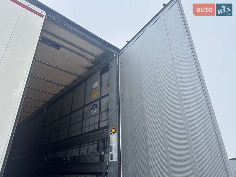 Тентованный борт (штора) - полуприцеп Schmitz Cargobull SPR 2018 в Киеве
