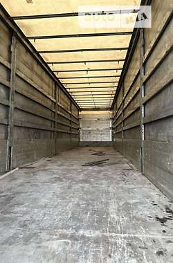 Фургон полуприцеп Schmitz S-01 2013 в 