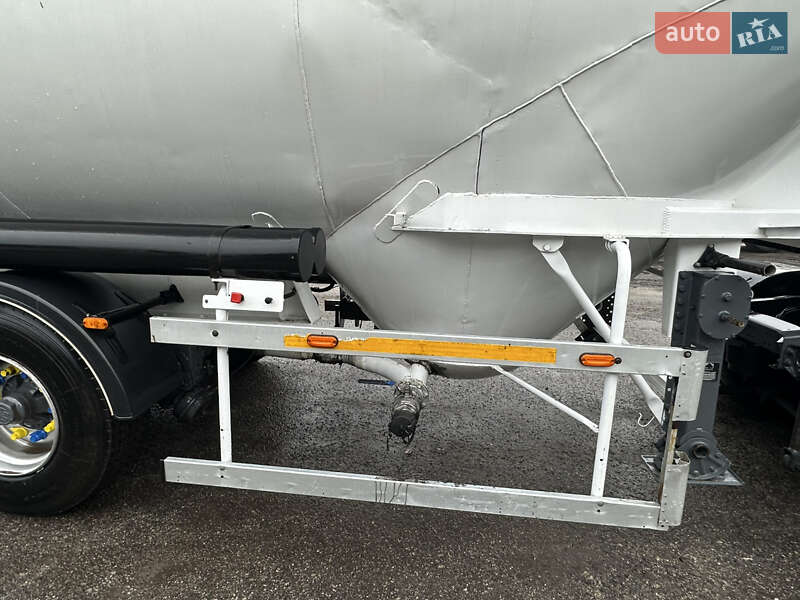 Цистерна напівпричіп Schmitz S-01 2007 в Новому Бузі