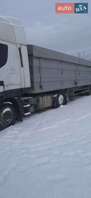 Бортовой полуприцеп Schmitz S-01 2004 в 