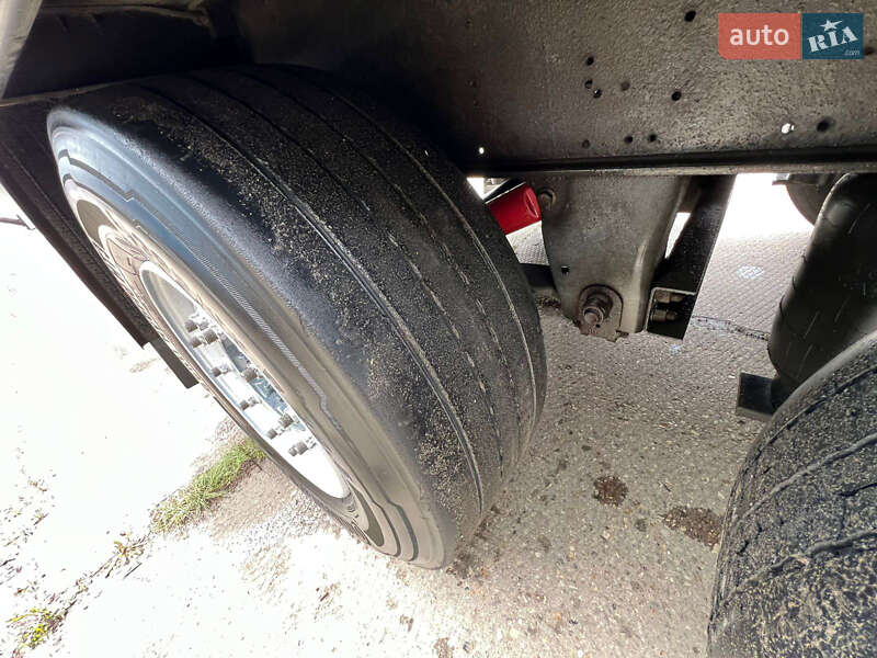 Тентований борт (штора) - напівпричіп Schmitz SCB 2013 в Чернівцях