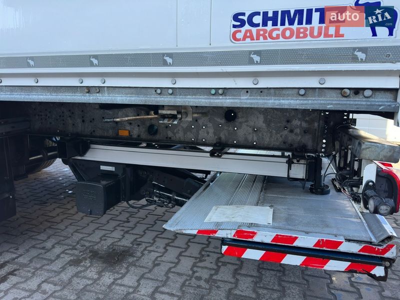 Изотермическая будка Schmitz SCB 2015 в Виннице