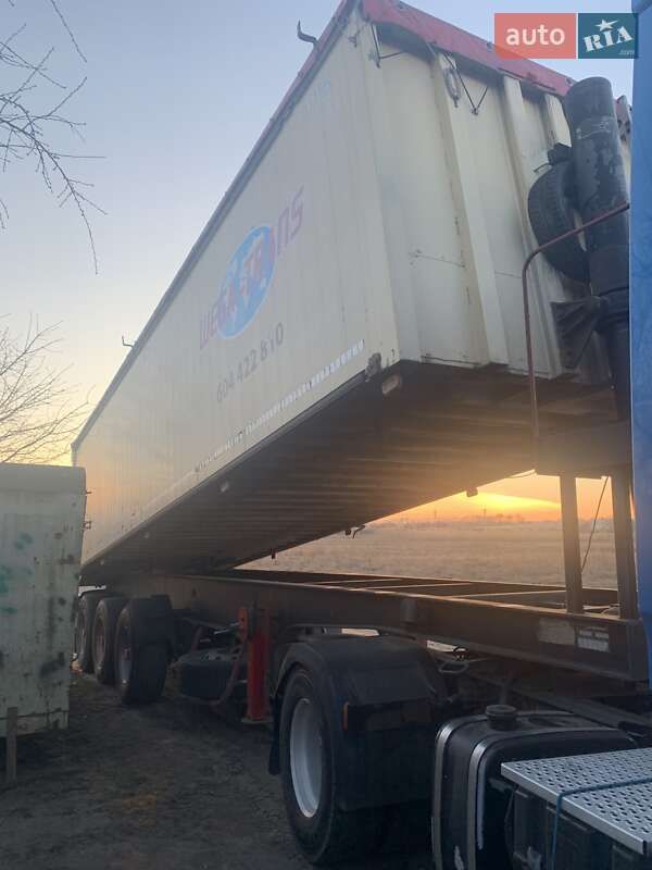 Зерновоз - напівпричіп Schmitz SKI 24 1998 в Полтаві