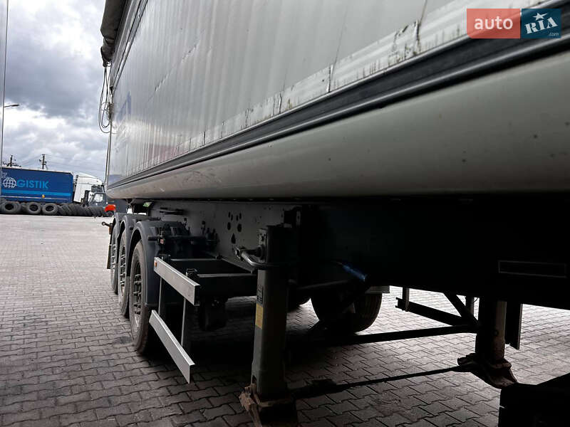 Зерновоз - напівпричіп Schmitz SKI 24 2011 в Рівному