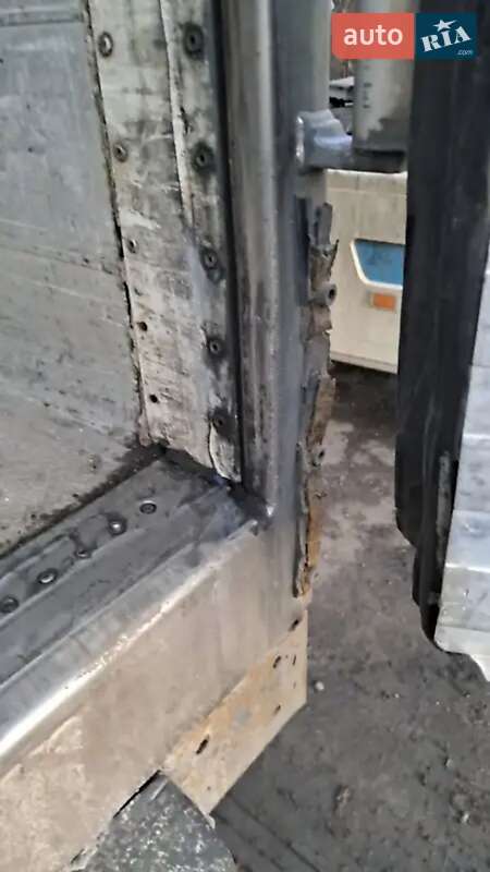 Рефрижератор полуприцеп Schmitz SKO 24 2004 в Николаеве
