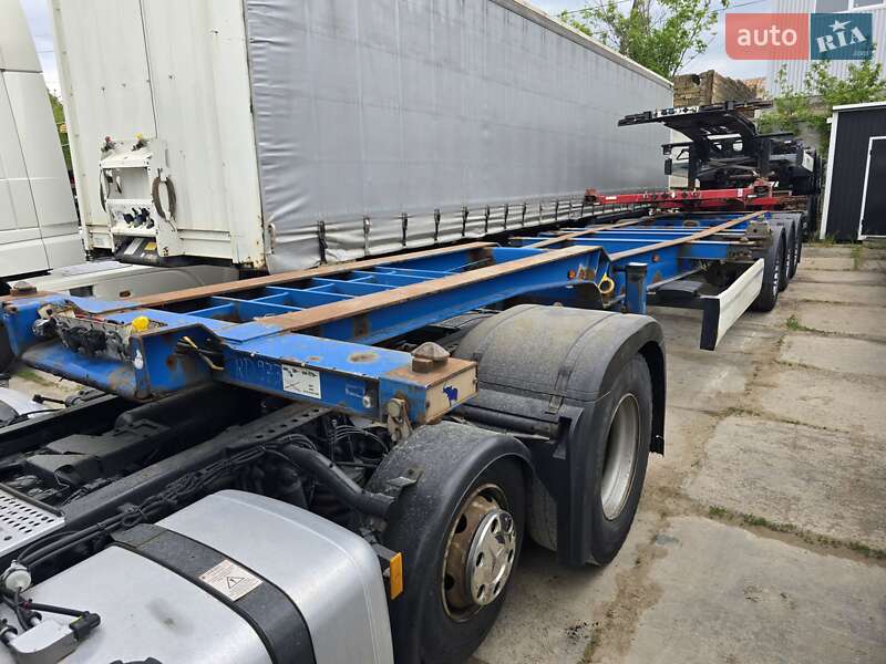Контейнеровоз напівпричіп Schmitz SKO 24 2004 в Одесі