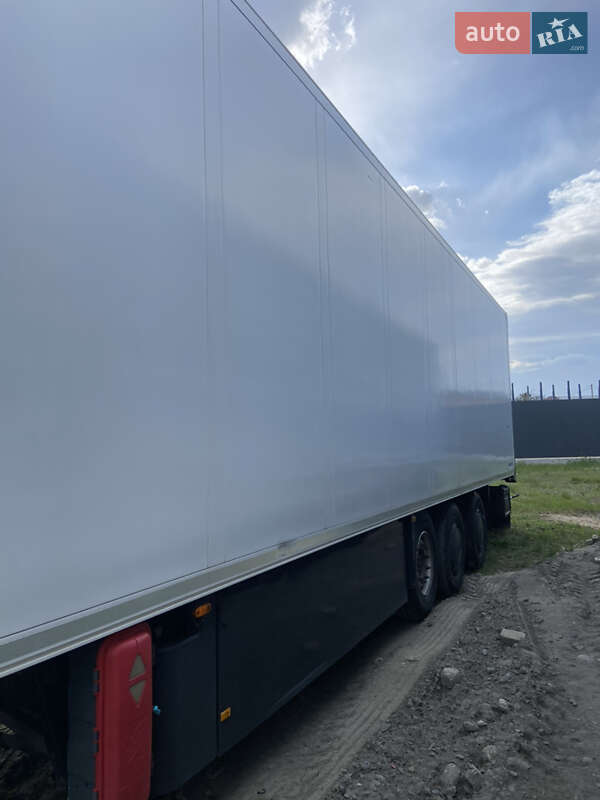 Рефрижератор полуприцеп Schmitz SKO 24 2011 в Славуте