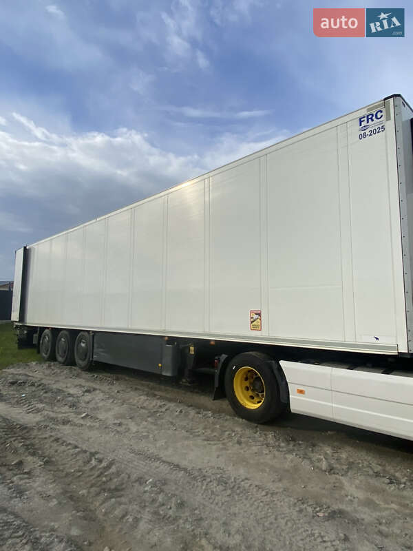 Рефрижератор полуприцеп Schmitz SKO 24 2011 в Славуте