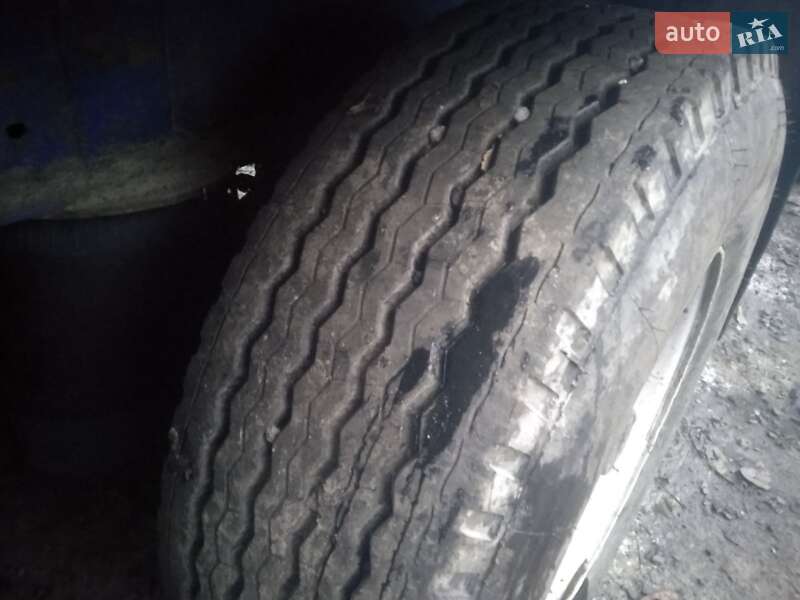 Зерновоз - напівпричіп Schmitz SPR 24 1993 в Лубнах фото Зерновоз - напівпричіп Schmitz SPR 24 1993 в Лубнах