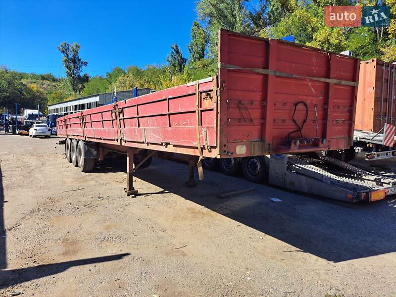 Бортовой полуприцеп Schmitz SPR 24L 1992 в Обухове