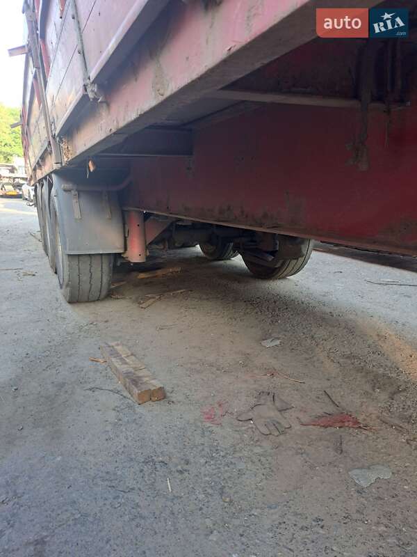 Бортовой полуприцеп Schmitz SPR 24L 1992 в Обухове