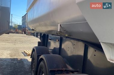 Самоскид напівпричіп Schwarzmuller 3E-E 2011 в Ужгороді