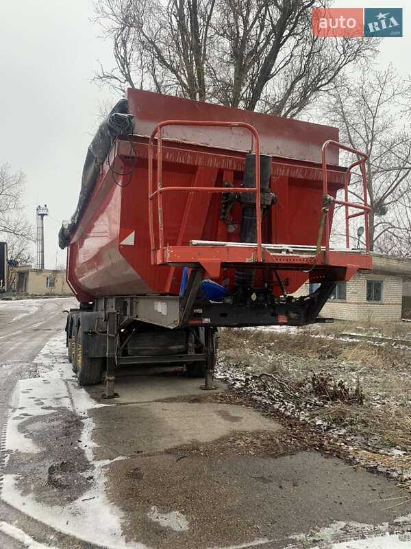 Самоскид напівпричіп Schwarzmuller HKS 2007 в Дніпрі