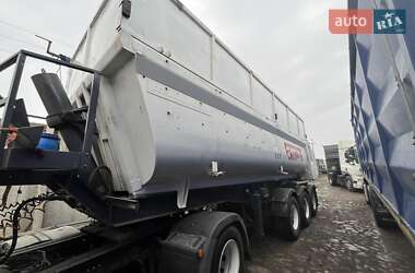 Самоскид напівпричіп Schwarzmuller HKS 2002 в Жашківу