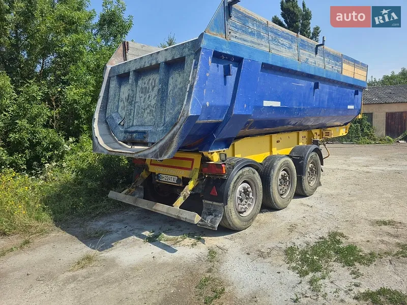 Schwarzmuller HKS 2004