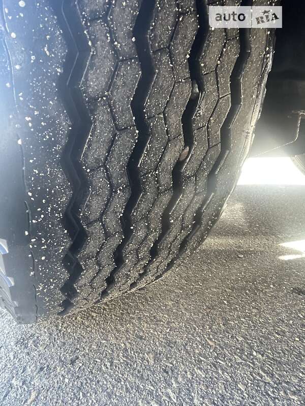 Бортовий напівпричіп Schwarzmuller J-Serie 2009 в Запоріжжі